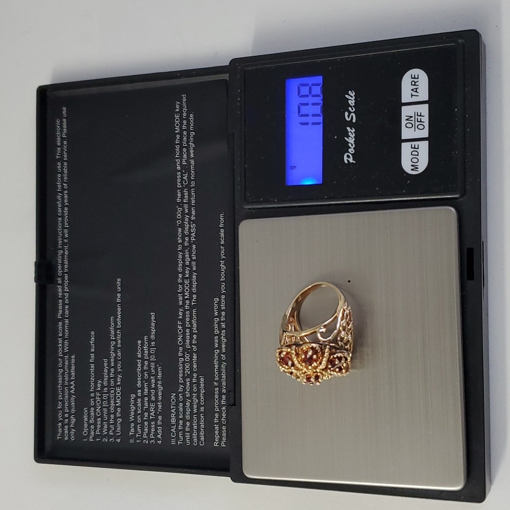 Watch Video / Heavy 14K Gold Garnet Ring: A Burst of Radiant Luxury - Picture 15 of 17
